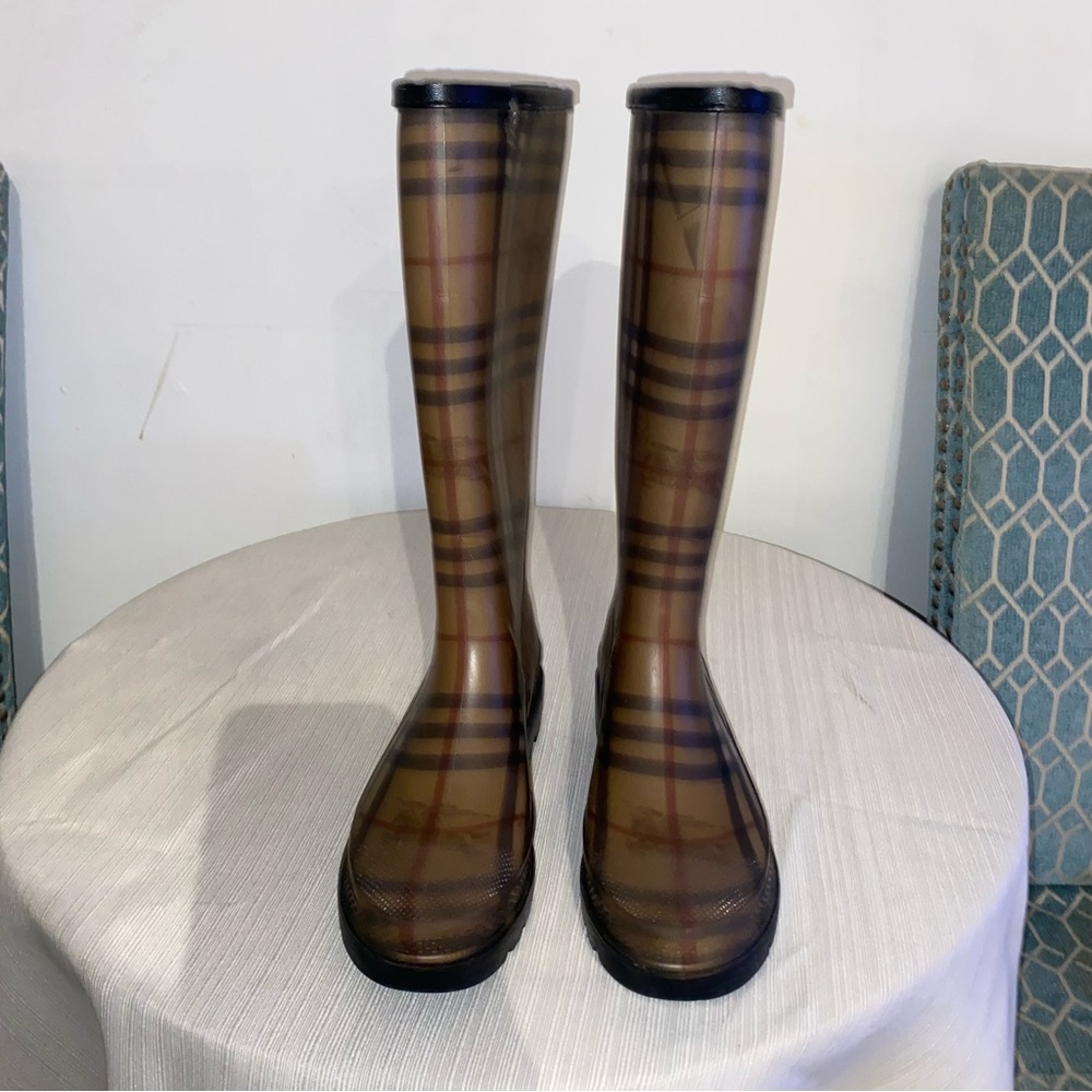 Burberry Rain boots women’s  Size 8 - Picture 4 of 4